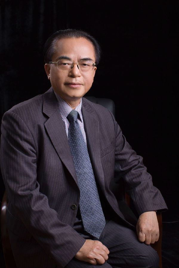 江晓华新中国70华诞暨中国律师制度恢复重建40周年中国法律年鉴年鉴