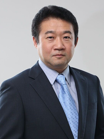 钟强全面建成小康社会中国法律年鉴年鉴人物2020年度优秀刑辩律师