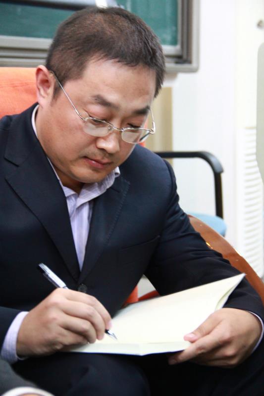 陈琦新中国70华诞暨中国律师制度恢复重建40周年中国法律年鉴年鉴人物